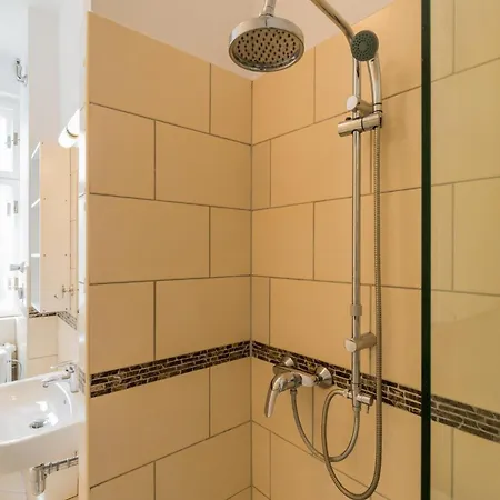 Zentrale 1,5-zimmerwohnung Moebliert - Mit Balkon קונסטנץ
